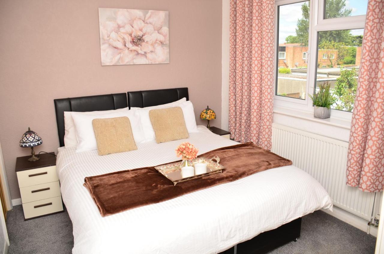 Sm Dreams Unlimited Serviced Accommodation- Stanwell-Staines-Heathrow Exterior foto