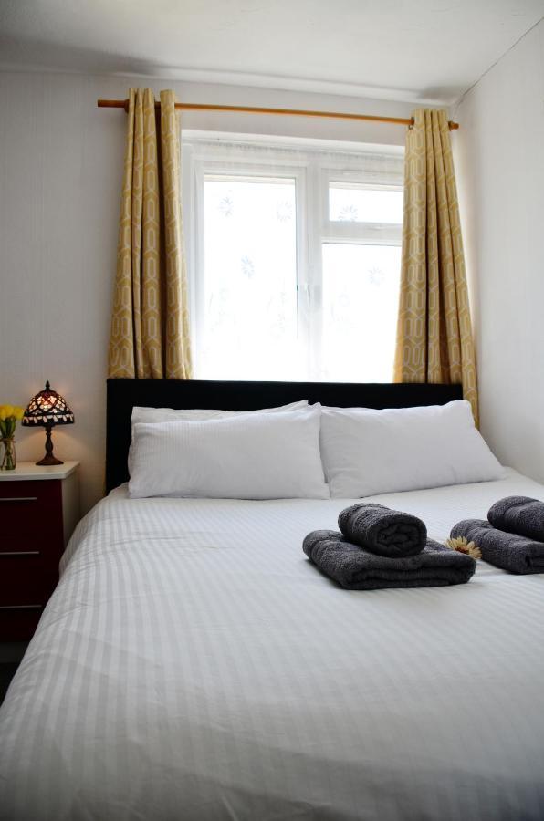 Sm Dreams Unlimited Serviced Accommodation- Stanwell-Staines-Heathrow Exterior foto